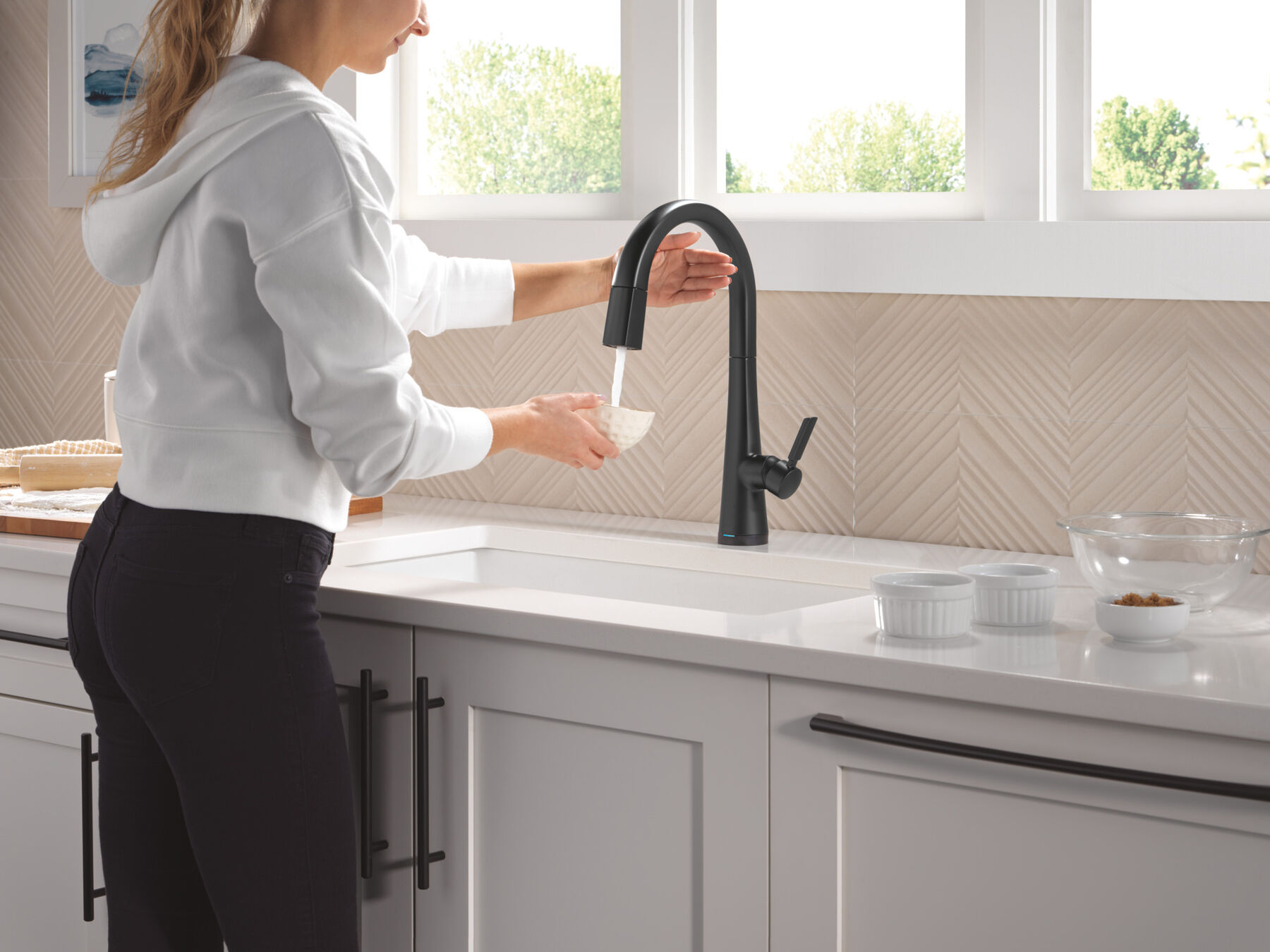 Touch<sub>2</sub>O® Technology Kitchen Faucet with Touchless Technology, image 5